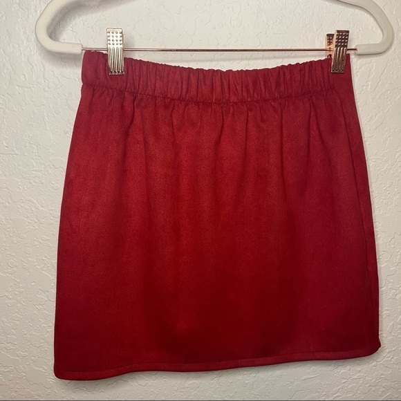 𝅺RED Mini Skirt! Brand:Shinestar size M (runs sm) - Picture 6 of 7